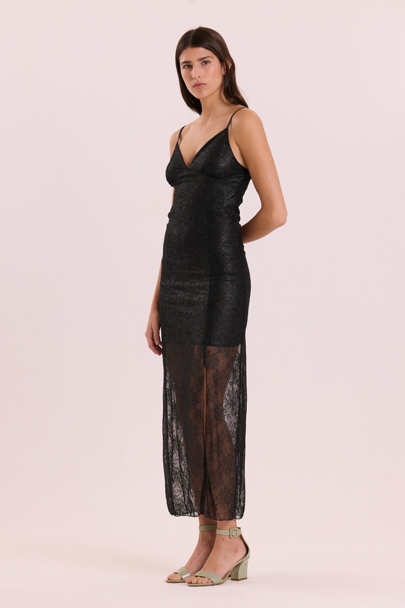 VESTIDO PISTOLS