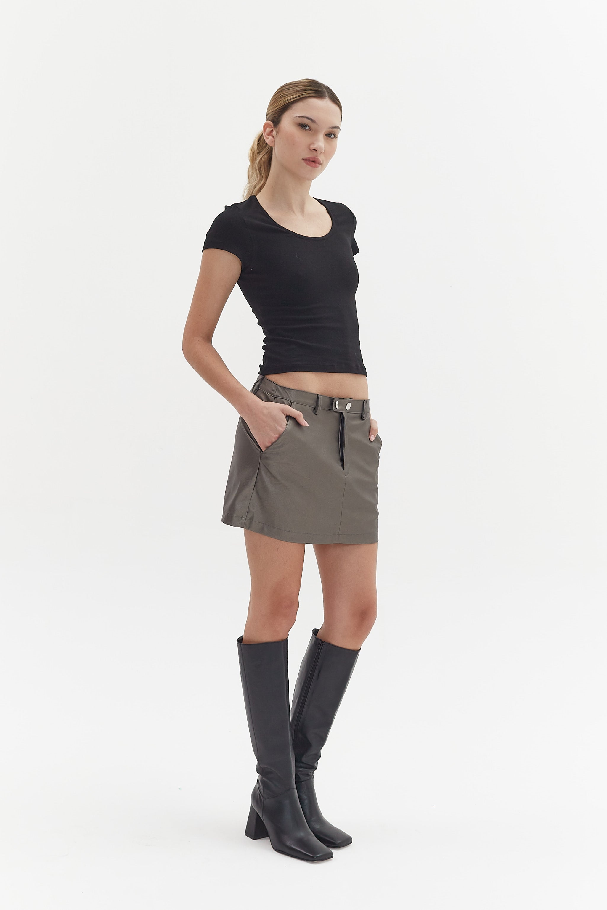REMERA ESSENTIAL SS25