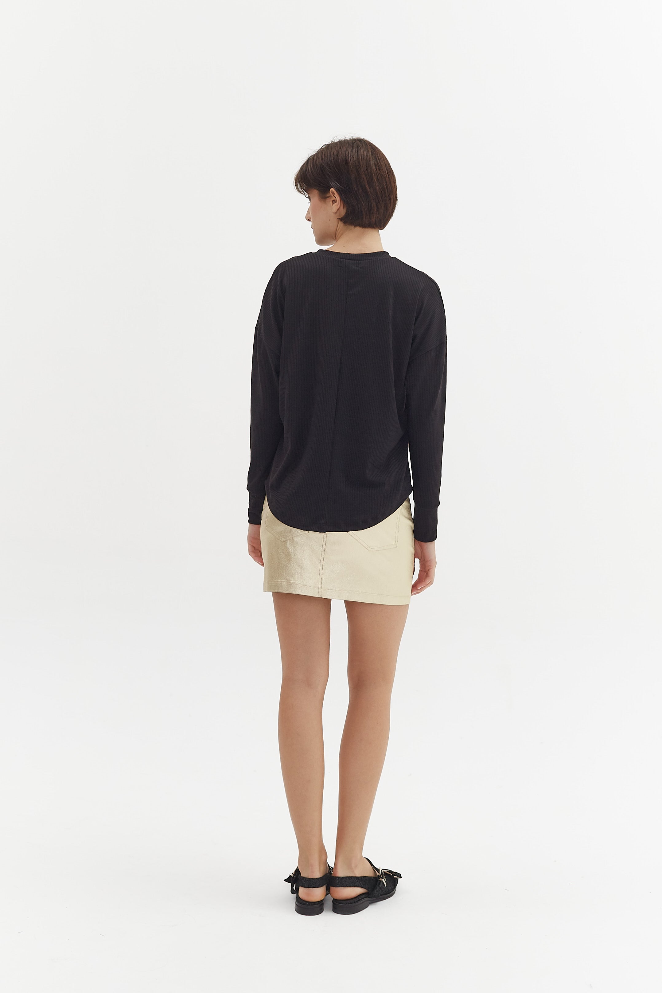 REMERA LEONORA