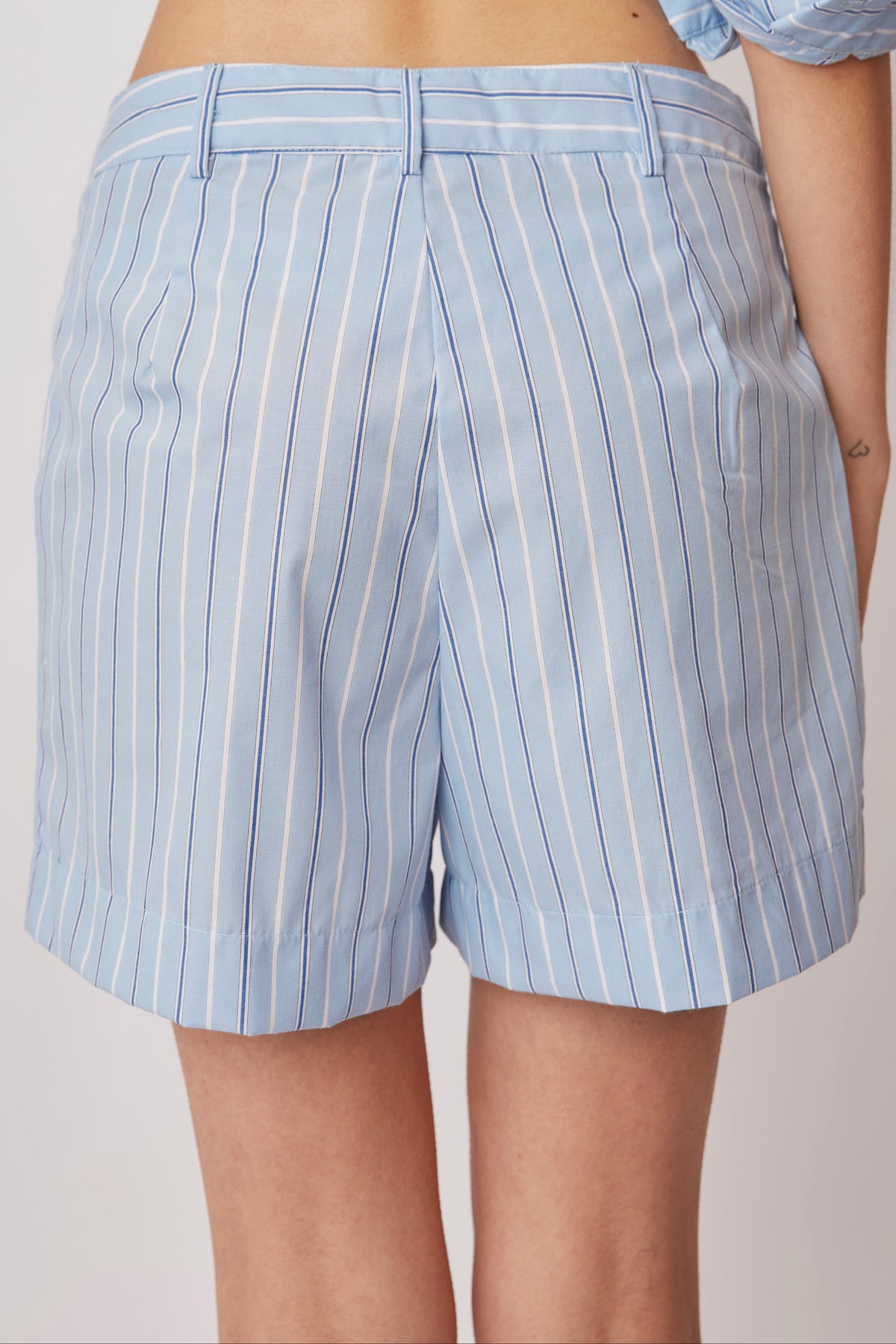 SHORT ALHELI