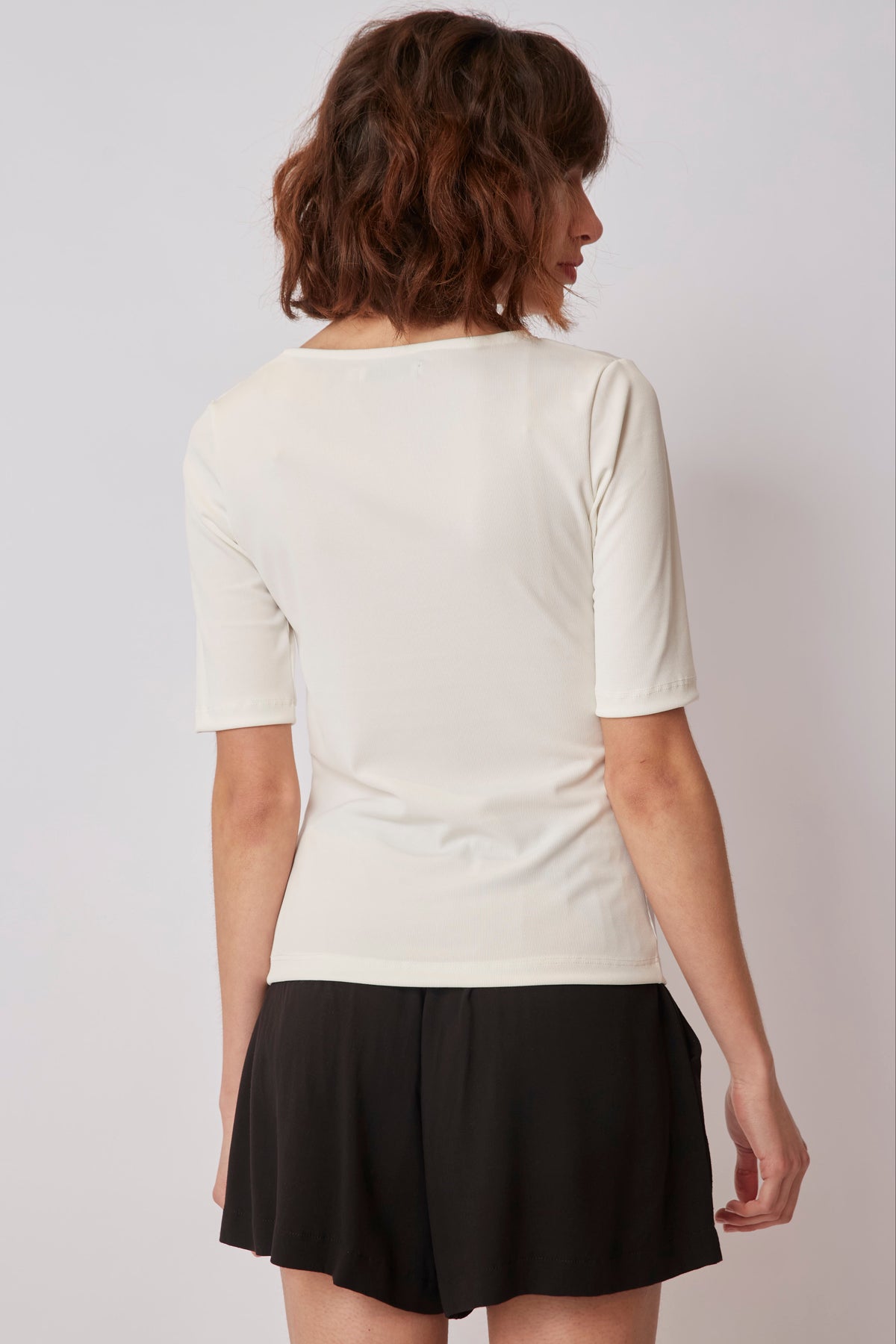 REMERA LEUCANTA